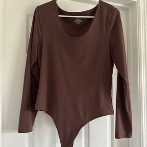 nuuds scoop neck bodysuit - coffee - size large